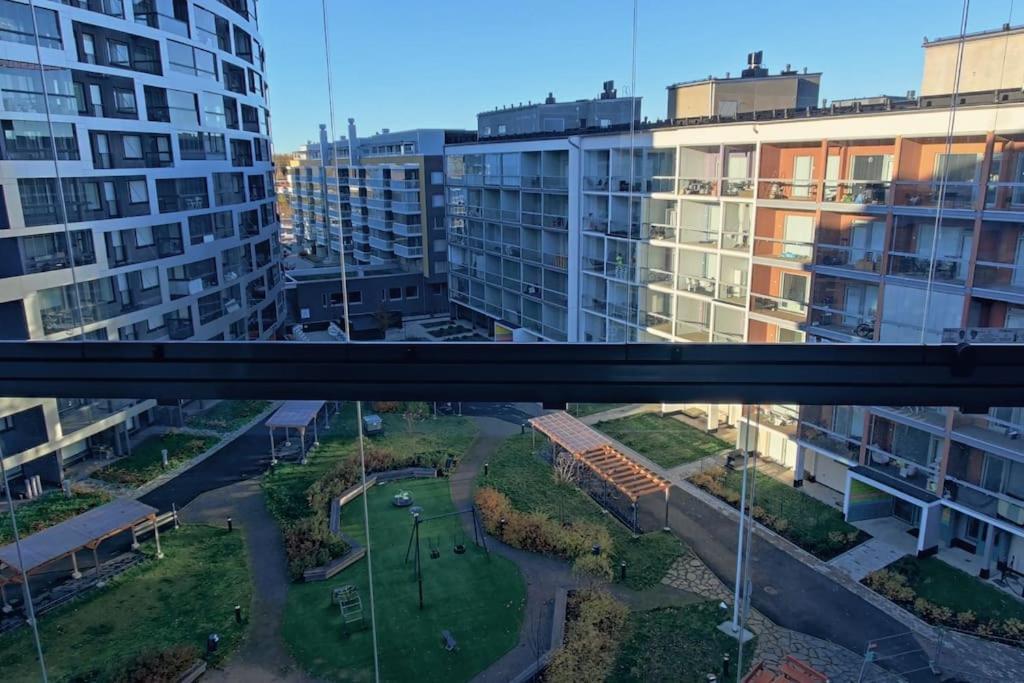 New Studio Cherry Near Helsinki Airport In Kivistoe Vantaa Exterior foto