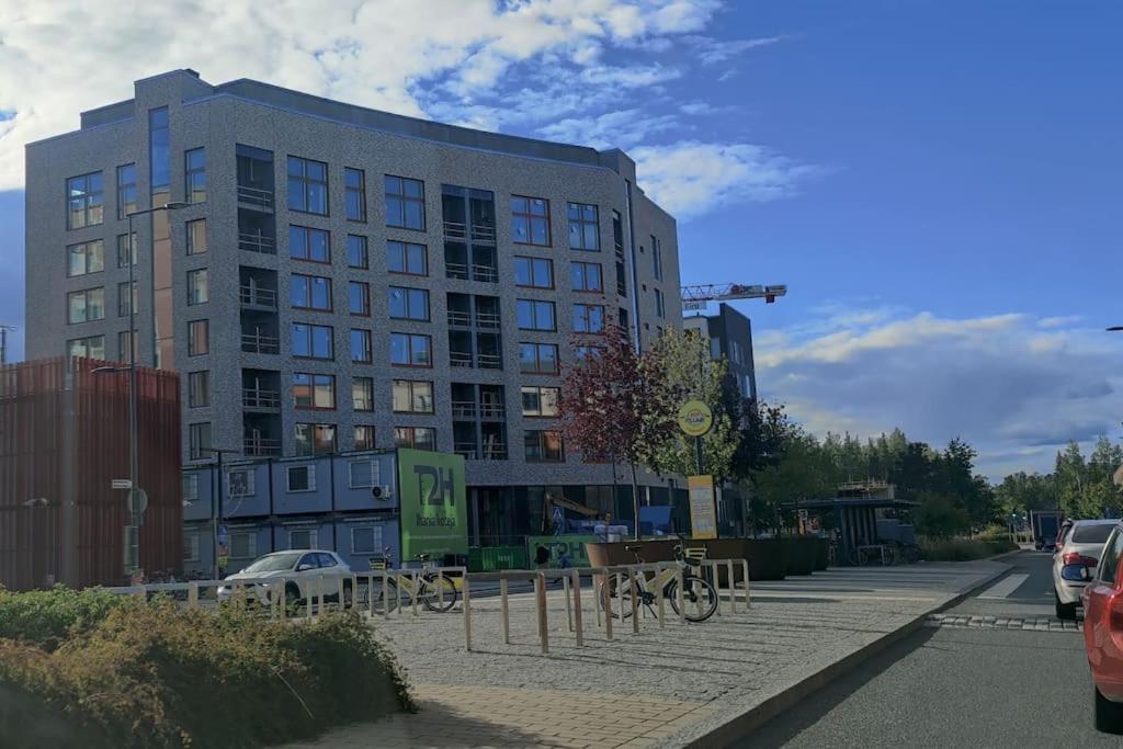 New Studio Cherry Near Helsinki Airport In Kivistoe Vantaa Exterior foto